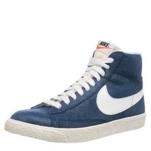 Like new Nike Blazer high top tennis shoes